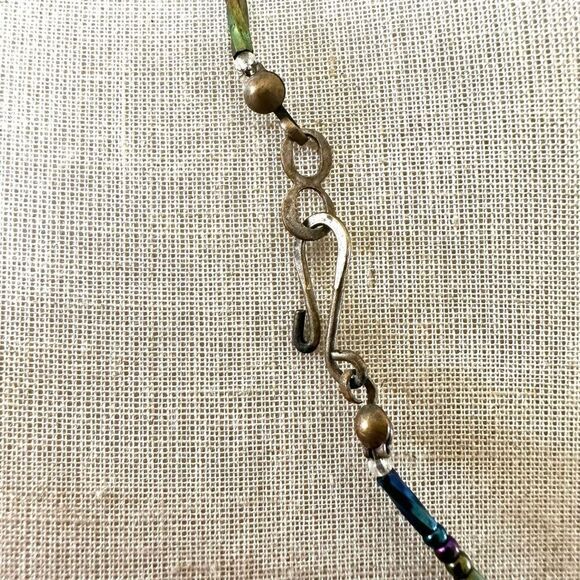 Green open circle beaded pendant necklace - Picture 5 of 9